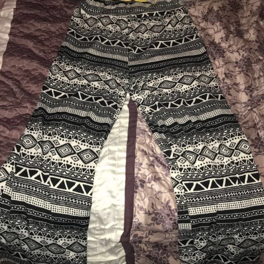 Flowy leg stretch pants